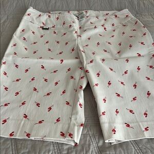 Peck & Peck White Shorts with Red Flamingo Design